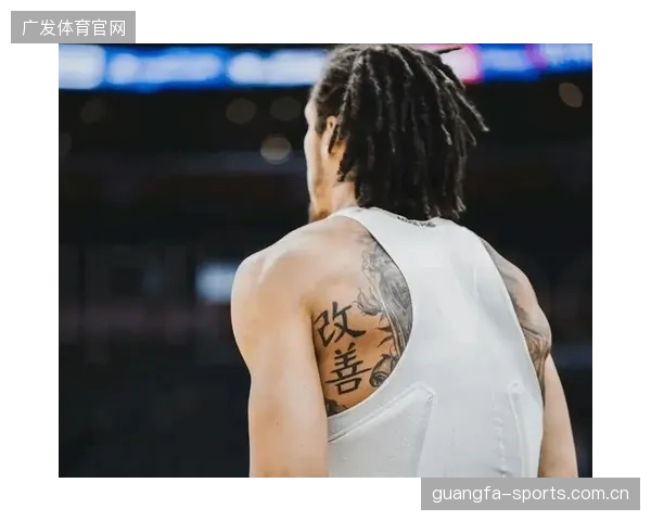 足球巨星新纹身引争议